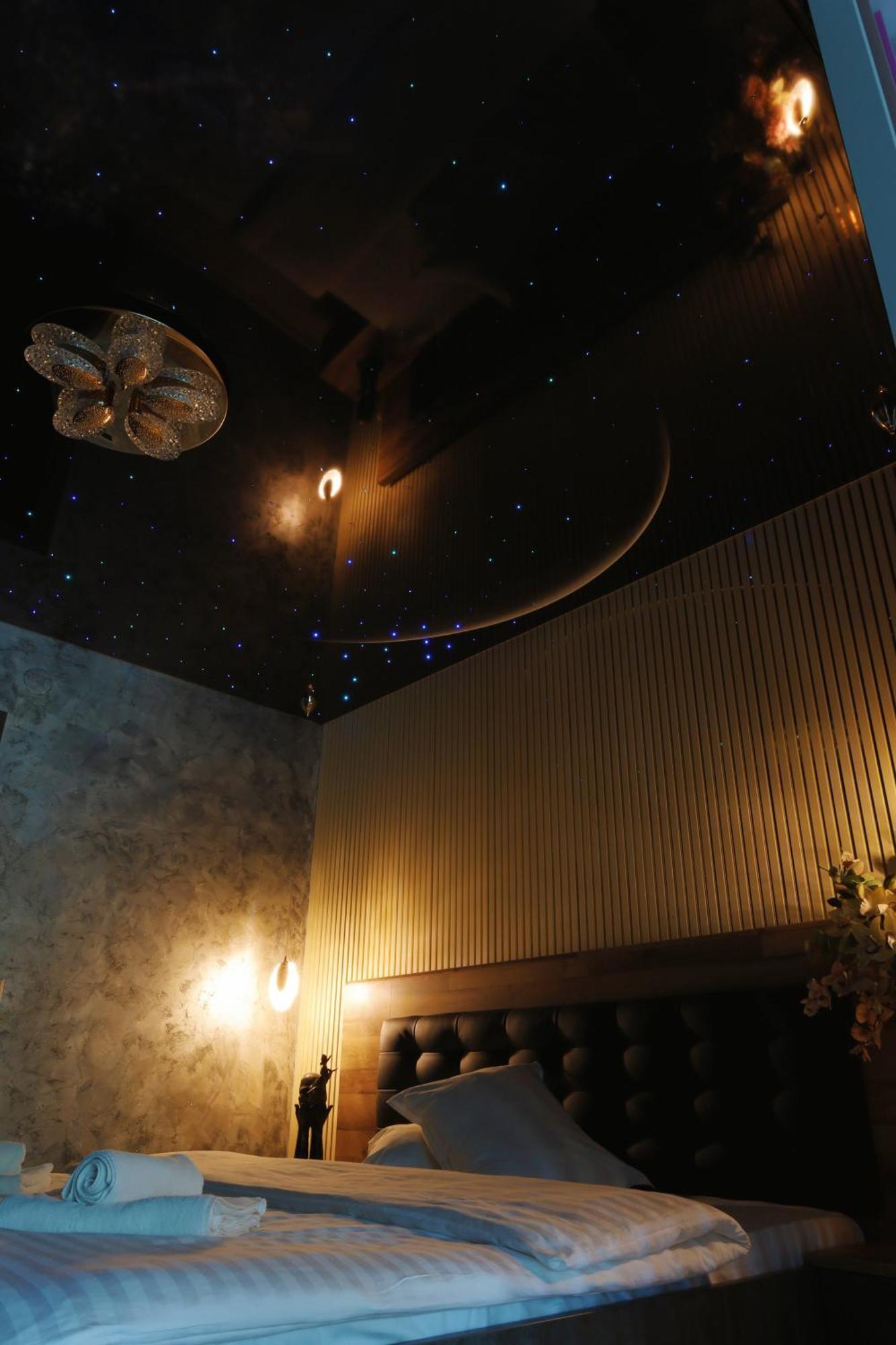 Apartment Cozy Constellations *